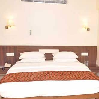Hotel Yash Grand, Ahmednagar, Ahmednagar 4